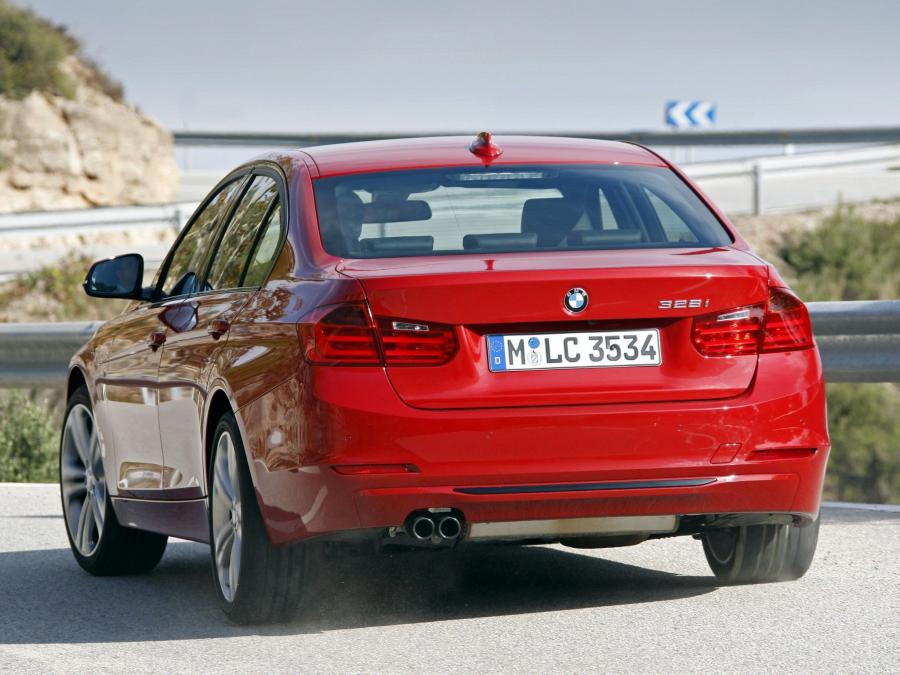  BMW 328i Sedan Sport Line 2012 года  (фото 11 из 16)